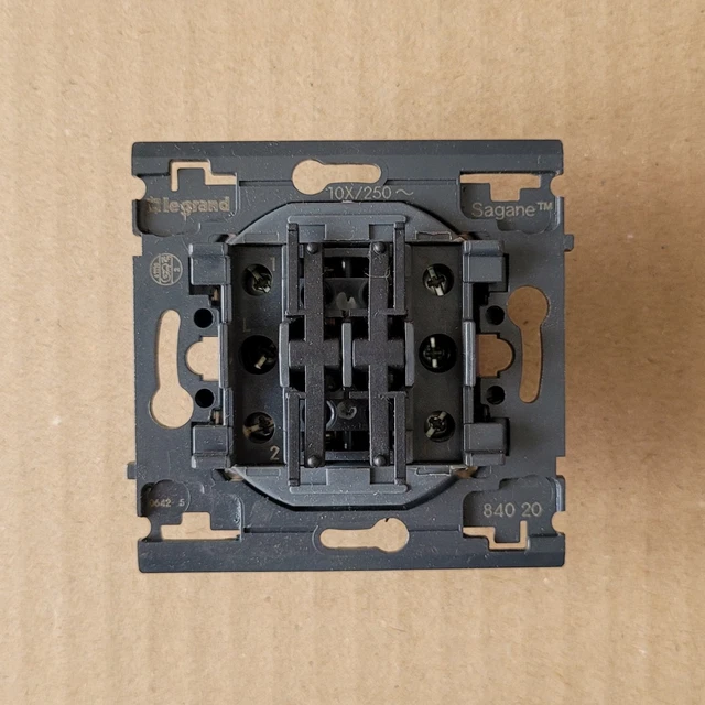 Lot De 10 Interrupteurs Va-et-vient Legrand Sagane 840 02 - Blanc - Neuf, Fabriqué En France