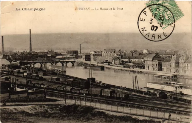 CPA La Champagne - ÉPERNAY - La Marne et le Pont (742613)
