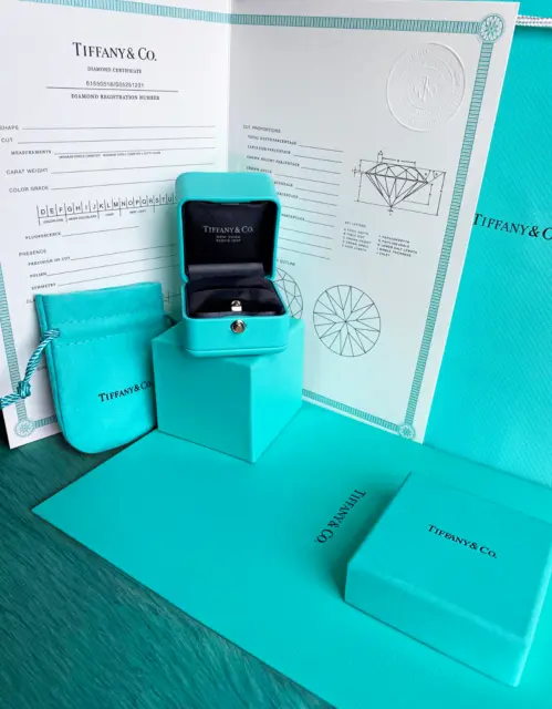 Caja de anillo de compromiso Tiffany & Co + caja exterior + bolsa + certificado + carpeta + bolsa