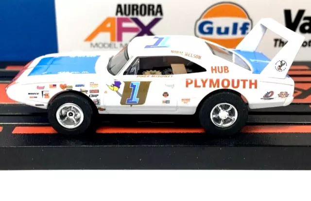 Ho Slot Cars, Plymouth Road Runner Stock Car AFX / Xtraction ultra g, white, new