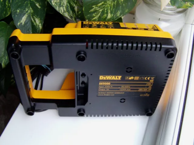 DEWALT DC9000 36V Li ION 28V TO 36V BATTERY CHARGER 65.00 PicClick UK