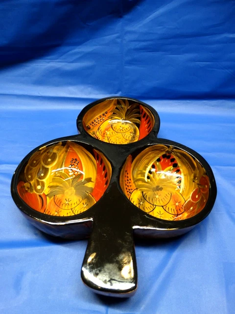 Vintage Hand Carved Clover Shaped Wooden Snack Candy Nut Bowl Signed EUC