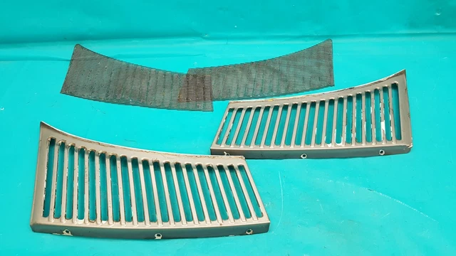 GENUINE MERCEDES-BENZ W107 R107 SLC Ventilation Grille Air R+L. £30.32 - UK GENUINE MERCEDES-BENZ W107 R107 SLC Ventilation Grille Air R+L. £30.32 - UK