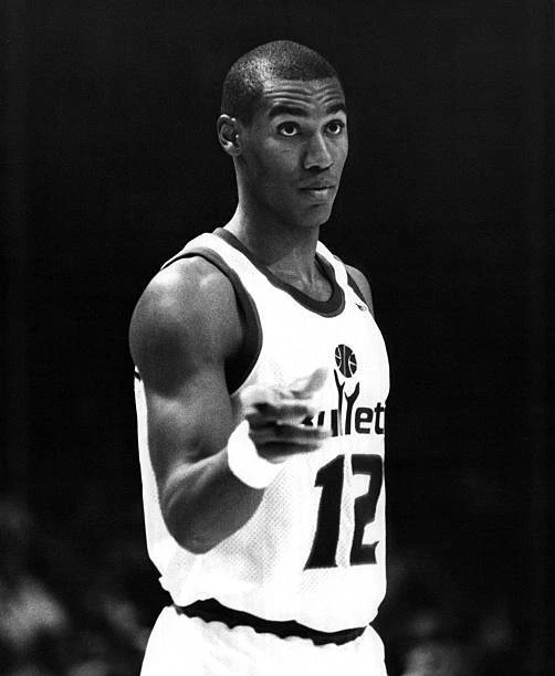 TOM HAMMONDS WASHINGTON Bullets looks on during a game 1989 Old Photo 1