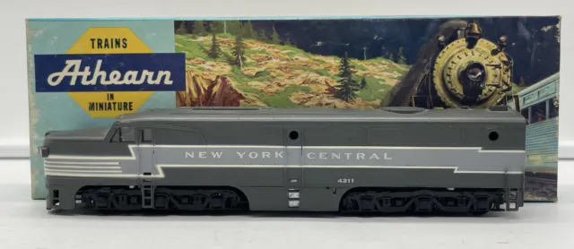 Athearn Ho Scale 4211 New York Central Non-Powered Dummy Locomotive Engine