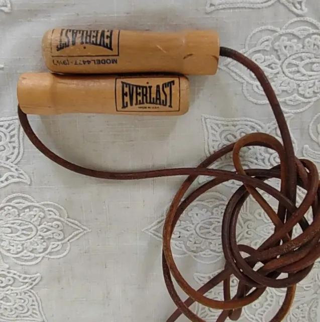Vintage 9.5ft leather Everlast jump rope Ball Bearing Weighted Wood Handles 4477