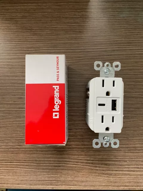 Legrand Pass & Seymour Tamper Resistant USB Duplex Outlet Receptacle R26USBAC6W