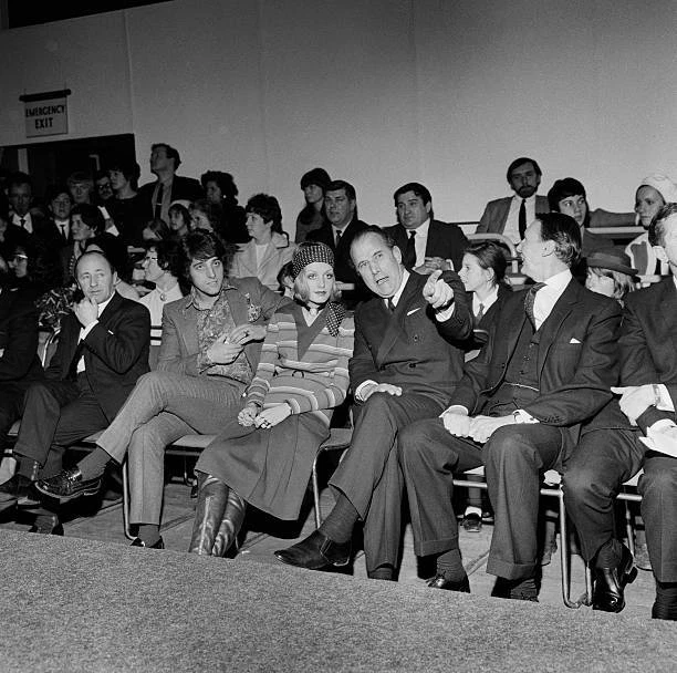 ENGLISH MODEL AND Actress Lesley Lawson Aka Twiggy 1968 OLD PHOTO 2 EUR