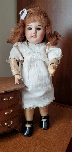 Poupée Ancienne SFBJ 60 En Porcelaine - 30 Cm - Numéro 1 Sous Les Pieds - Bleuette - France