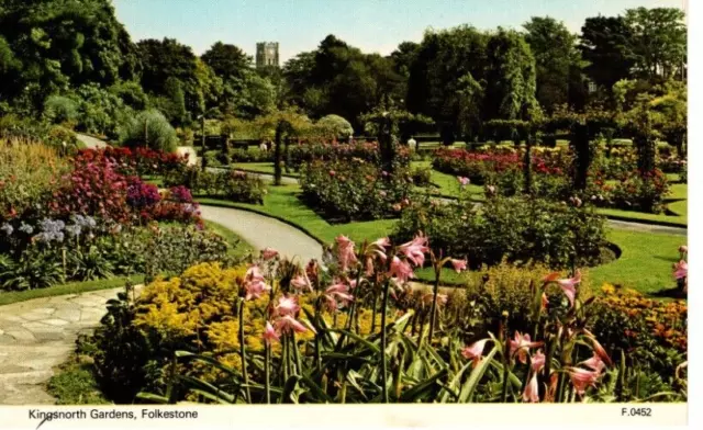 Kent Unused coloured RP postcard of Kingsnorth Gardens Folkestone pub by Dennis