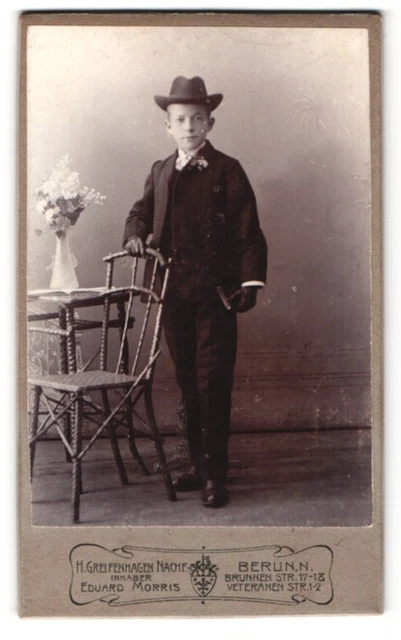 Fotografie H. Greifenhagen, Berlin, Portrait junger Mann mit Hut