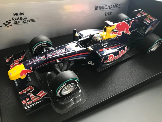 Sebastian Vettel Abu Dhabi 2010 1/18 Red Bull Renault Rosso Campione Del Mondo