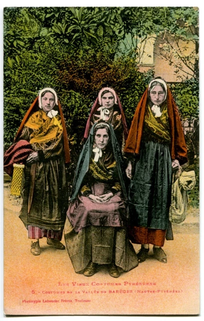 CPA 65  Hautes-Pyrénées Costumes de la Vallée de Barèges