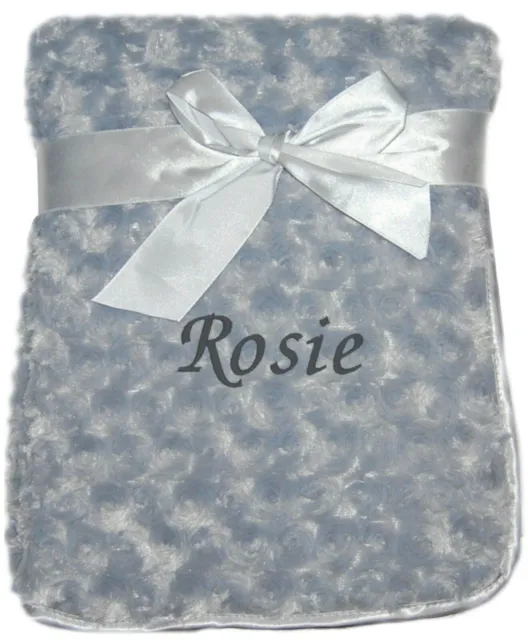 Baby Mädchen Junge personalisierte Decke bestickt Name grau rosa blau weiß gelb