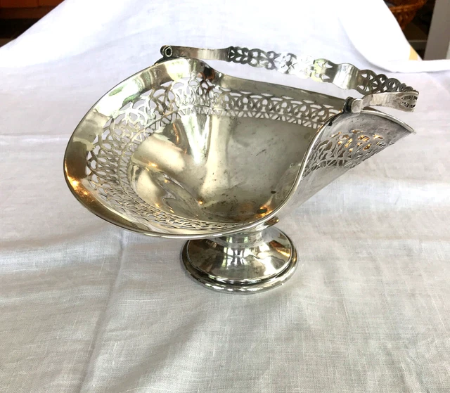 ANTIQUE BASKET E&JB SHEFFIELD PIERCED SILVERPLATE WITH HANDLE ORNATE 1900's
