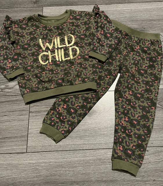bundle of girls clothes age 2-3 years.             (e58) 2