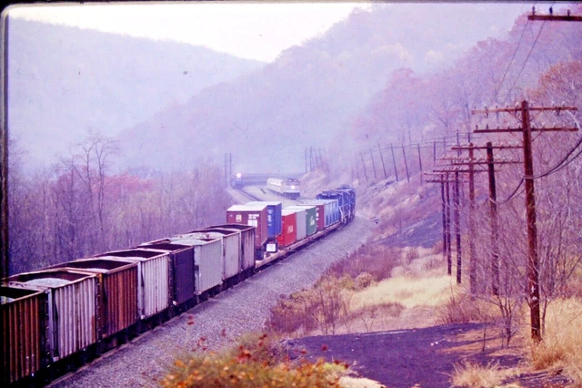 Kodachrome Original Slide Conrail EMD SD60 Diesel Engine #5898 (1987) #CC998