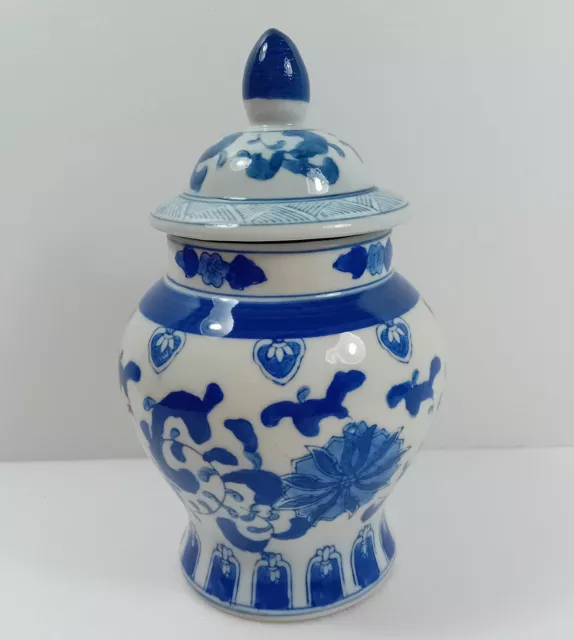 Vintage Chinese Blue & White Porcelain Temple Jar. Late 20th Century Approx 8.5"