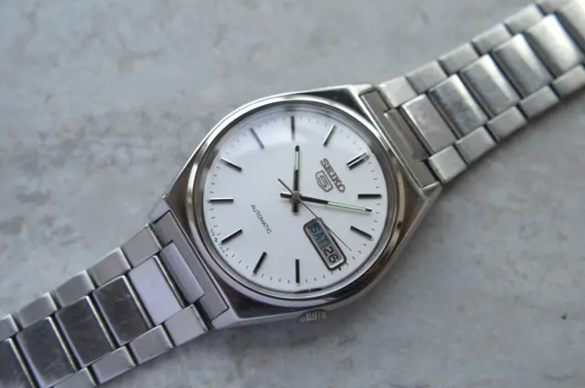 July 1993 Seiko 5 7009 3140 Automatic White Dial Men’s Bracelet Watch