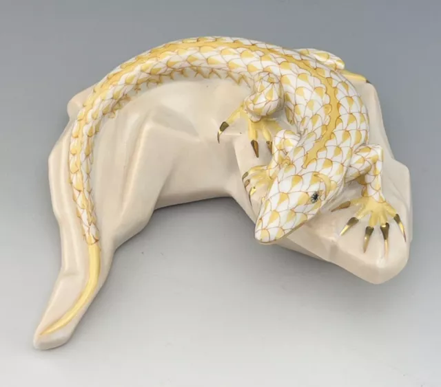🦋 BRAND NEW HEREND LIZARD on Rock Butterscotch Fishnet Figurine ($467 Retail)