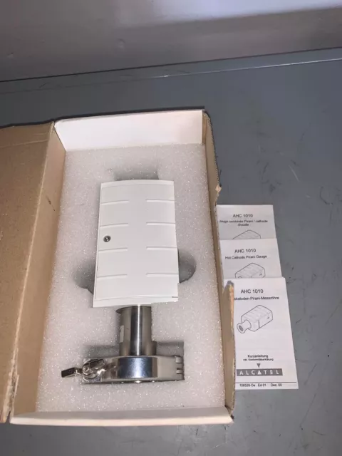 Adixen AHC 1010 Vacuum Gauge