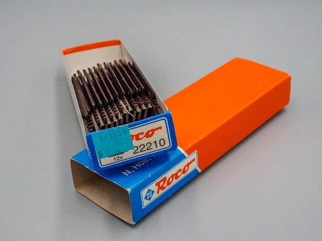 Roco #22210 N-Scale Straight Track 104.2 mm Re-Rail (12-Pieces) - Boxed