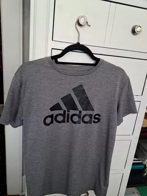 Adidas Boys Short Sleeve Crew Neck Gray Athletic T Shirt Size L 14/16.