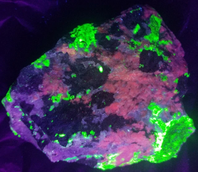 Top Longwave LW Fluorescent Bustamite + Hardystonite Willemite Franklin Mine NJ Top Longwave LW Fluorescent Bustamite + Hardystonite Willemite Franklin Mine NJ
