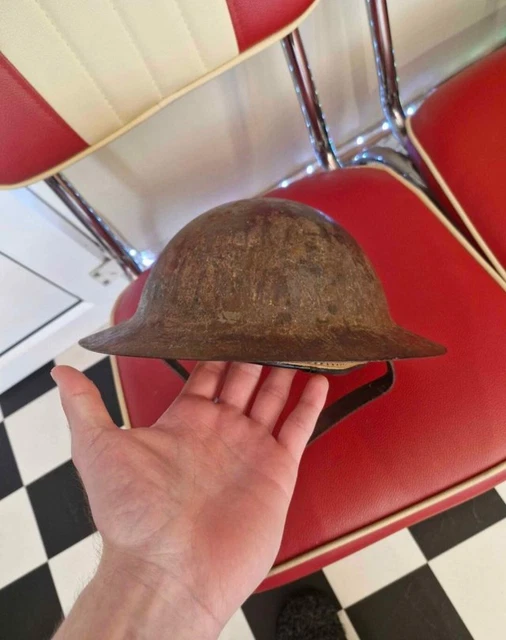 WW1 BRITISH RAW Edge Brodie Helmet , Reproduction Liner 1915 Issue £350