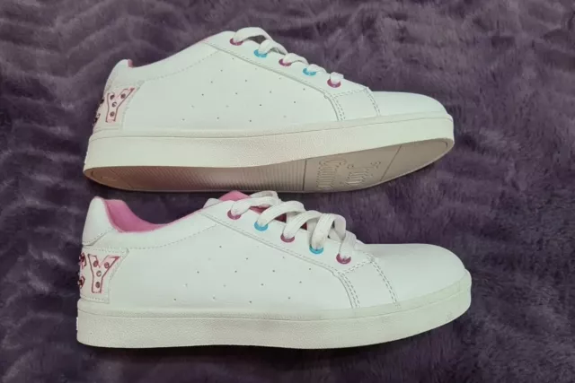 White shoes sales for girls flipkart