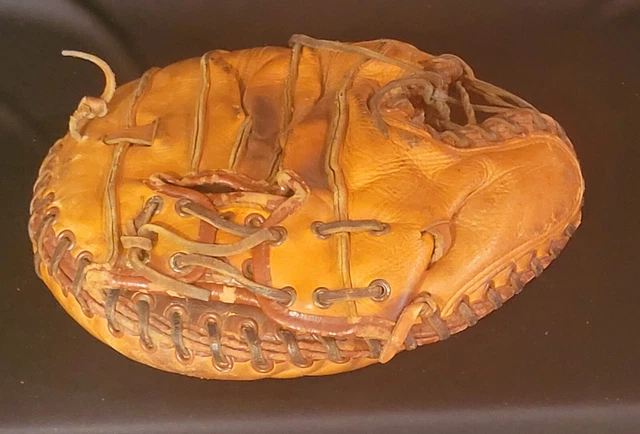 VINTAGE CATCHER S Mitt 1930 s, 40 s preowned Good condition see photos