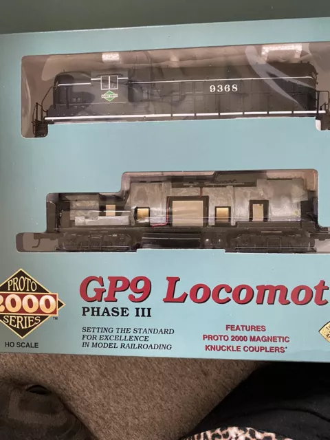 Life-Like Trains Proto 2000 Series HO GP9 Phase III Illinois Central 9368 LTD DC