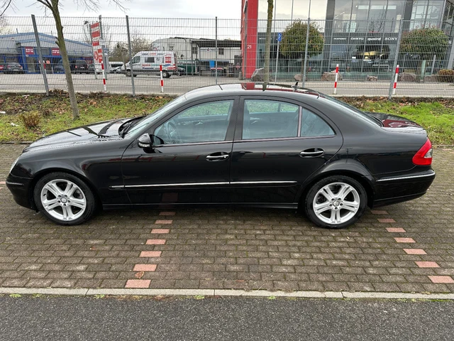 Mercedes Benz E200 NGT Avantgarde Mercedes Benz E200 NGT Avantgarde