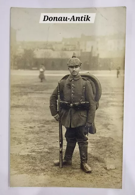 Photo portrait WW1 - field grey young little soldier reg. 81 inf. pimple hood