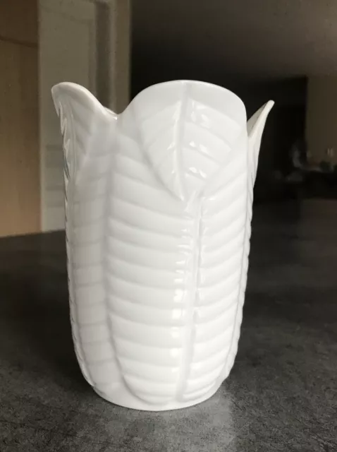 VASE Fait Main En PORCELAINE De LIMOGES  Estampillé Jacques Pergay 12 Cm