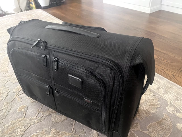 Tumi Alpha 2 Wheeled 14.5"x22"x8.5" Garment Bags - Black