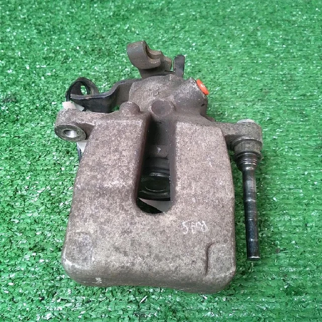 Maxim BMPH Hydraulic Motor, 2-Bolt A, 4.75 CID, 1/2 NPT Ports, 1840 PSI 740 Rpm
