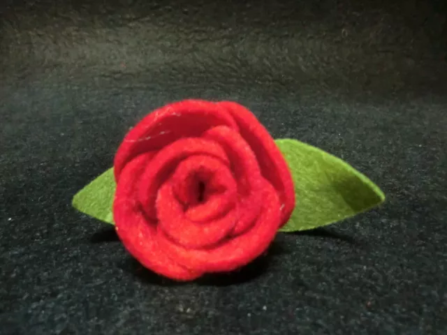 Applicazione Decorazione Spilla Fiore Rosa In Feltro E Pannolenci Colore Rosso