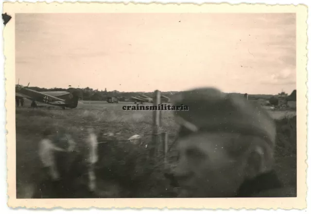 Orig. Foto Junkers Ju 88 Flugzeug Bomber am Flugplatz