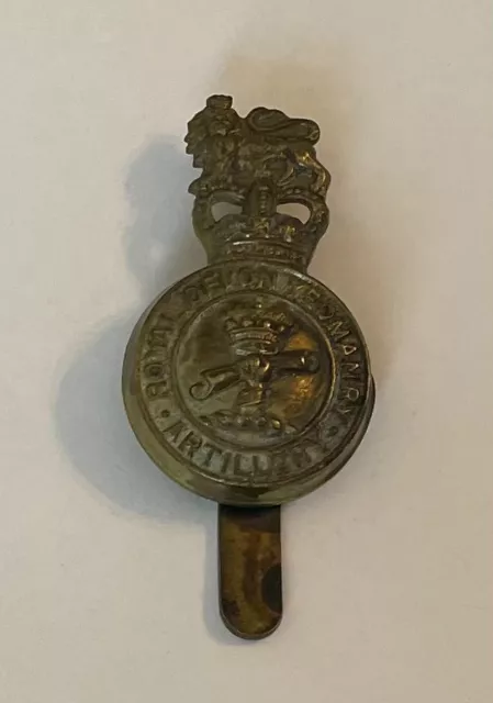 The Royal Devon Yeomanry Artillery Military cap badge.