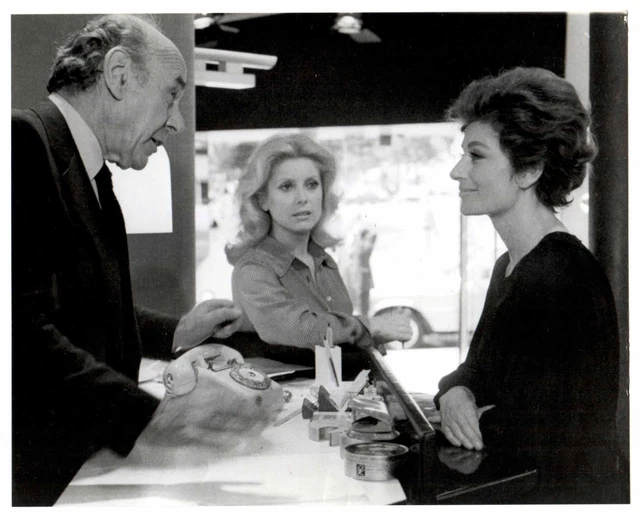 Autographe de Catherine Deneuve - Photo argentique 20×25 cm signée