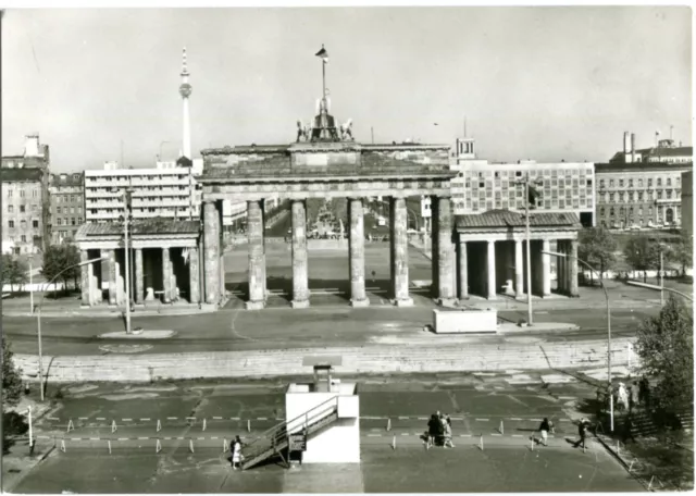 AK BERLIN Mauer am Brandenburger Tor, Aussichtspunkt, Unter den Linden 60er