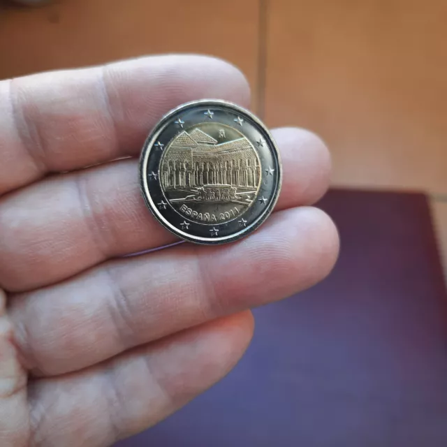 Moneda De 2 Euros De España Del Año 2011,Alhambra De Granada.sacada De Cartucho!