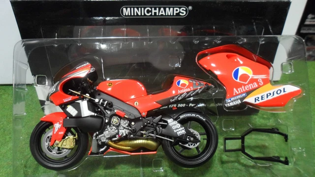 MOTO  GP YAMAHA YZR 500 Riba # 20 de 2002 au 1/12 Minichamps 122026320 miniature