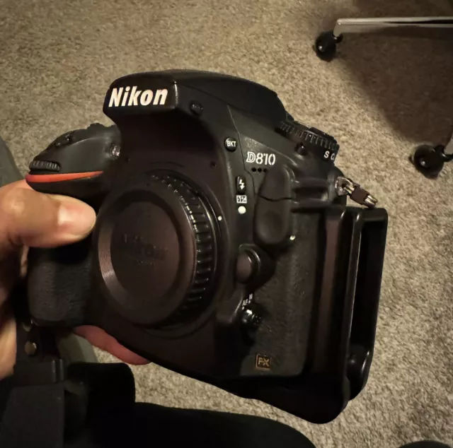 Nikon D810 36.3MP DSLR Camera - Black (Body Only) W/RRS L-Bracket