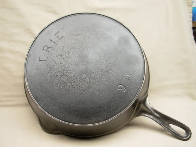 Vintage Pre - Griswold Erie No. 9  Cast Iron Skillet W/ Heat Ring