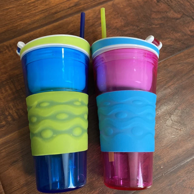 Taza de bocadillos y bebidas Snakeez 2 en 1 - Juego de 2 rosas y azules verdes y azules.