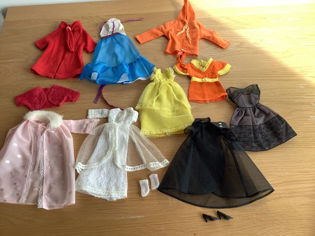 Pour ancienne poupee mannequin vintage IMPORTANT LOT VETEMENTS