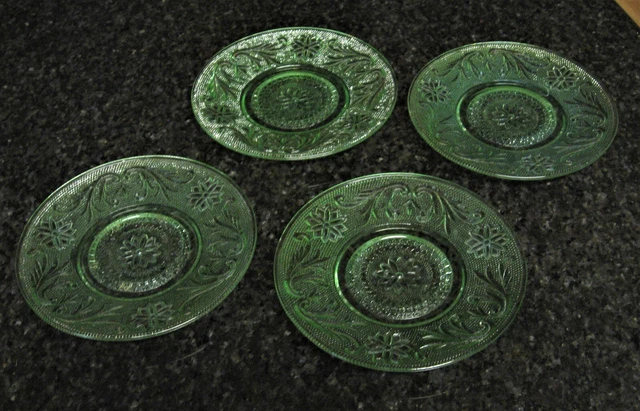 Lot of 4 Vintage Indiana Sandwich Chantilly Green Uranium Glass Plate 6"