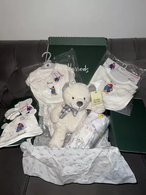 Baby gift. Paddington Bear: hat, mittens, sleepsuit set, bibsx3, winnie blanket.